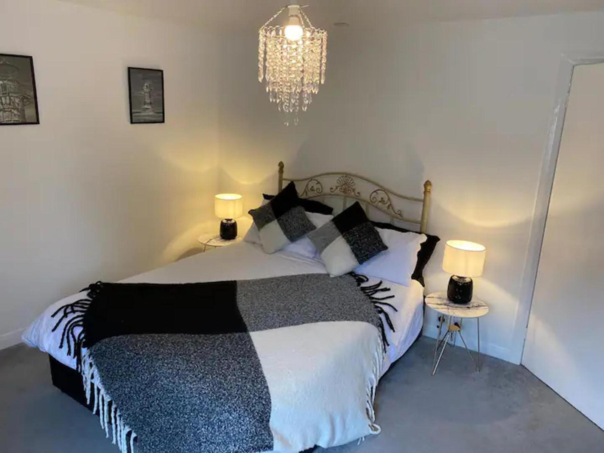 2 Bed-Sleeps 4-Sea View-Pet Friendly-Parking Apartment Llanelli Ngoại thất bức ảnh