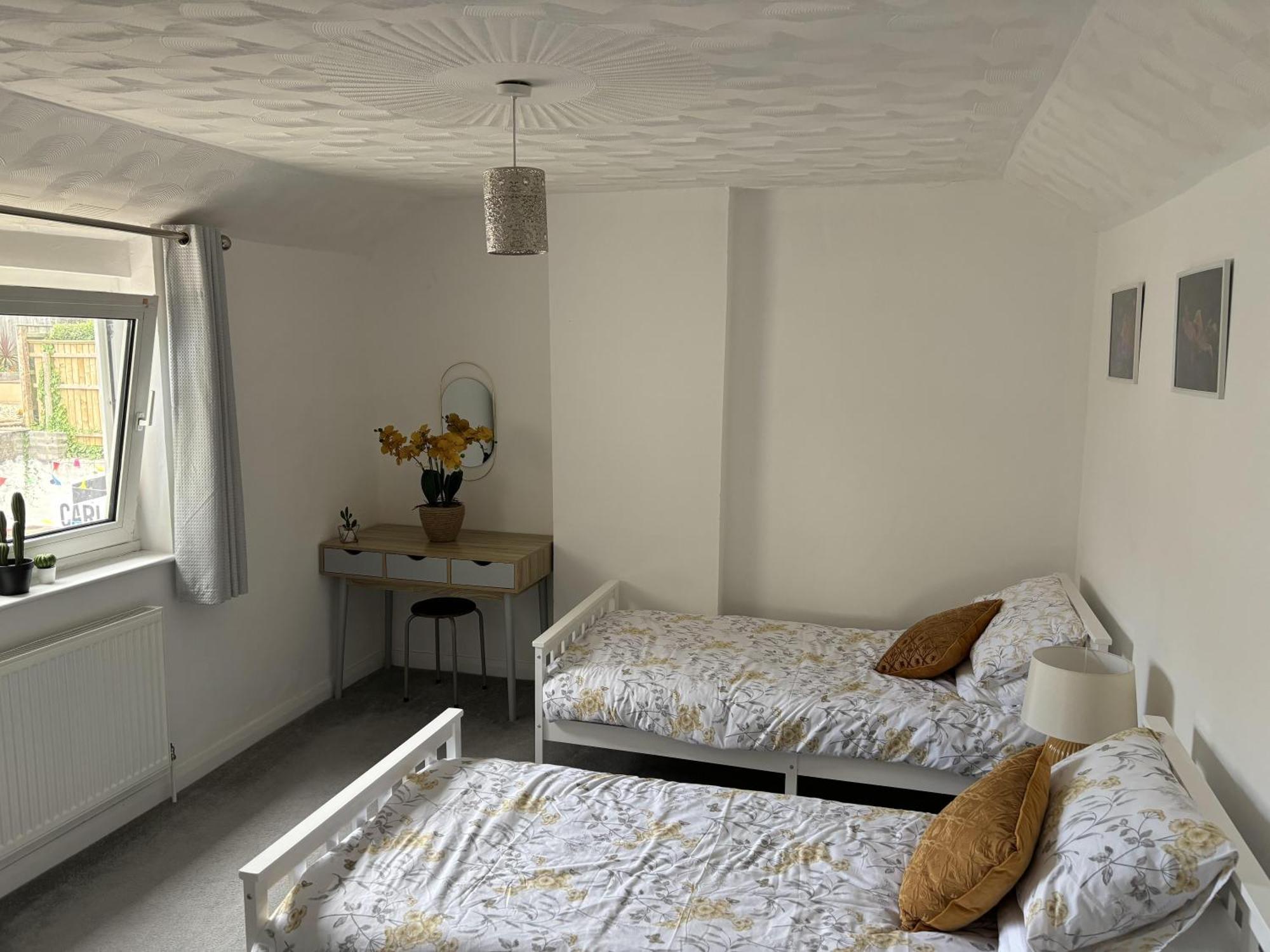 2 Bed-Sleeps 4-Sea View-Pet Friendly-Parking Apartment Llanelli Ngoại thất bức ảnh
