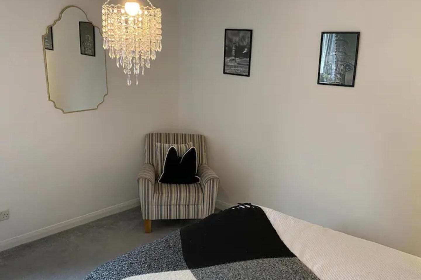 2 Bed-Sleeps 4-Sea View-Pet Friendly-Parking Apartment Llanelli Ngoại thất bức ảnh